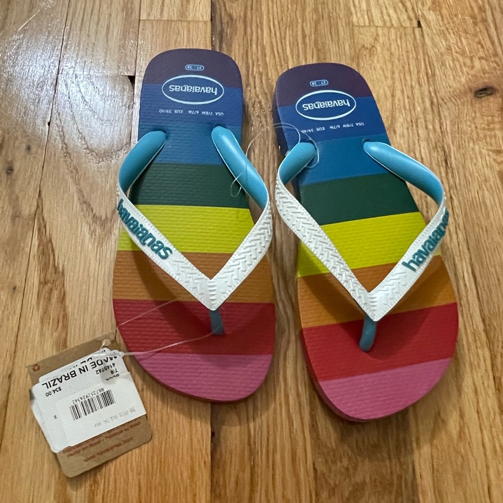 BNWT Havaianas  Pride limited edition